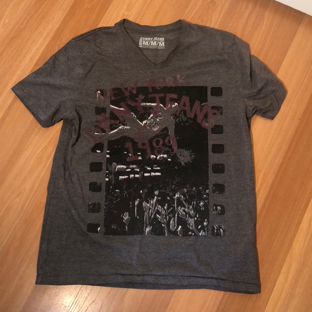 DKNY T Shirt